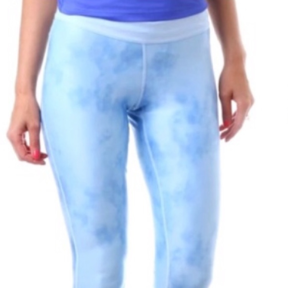 Nike dri-fit cloud tie-die crop leggings size XS